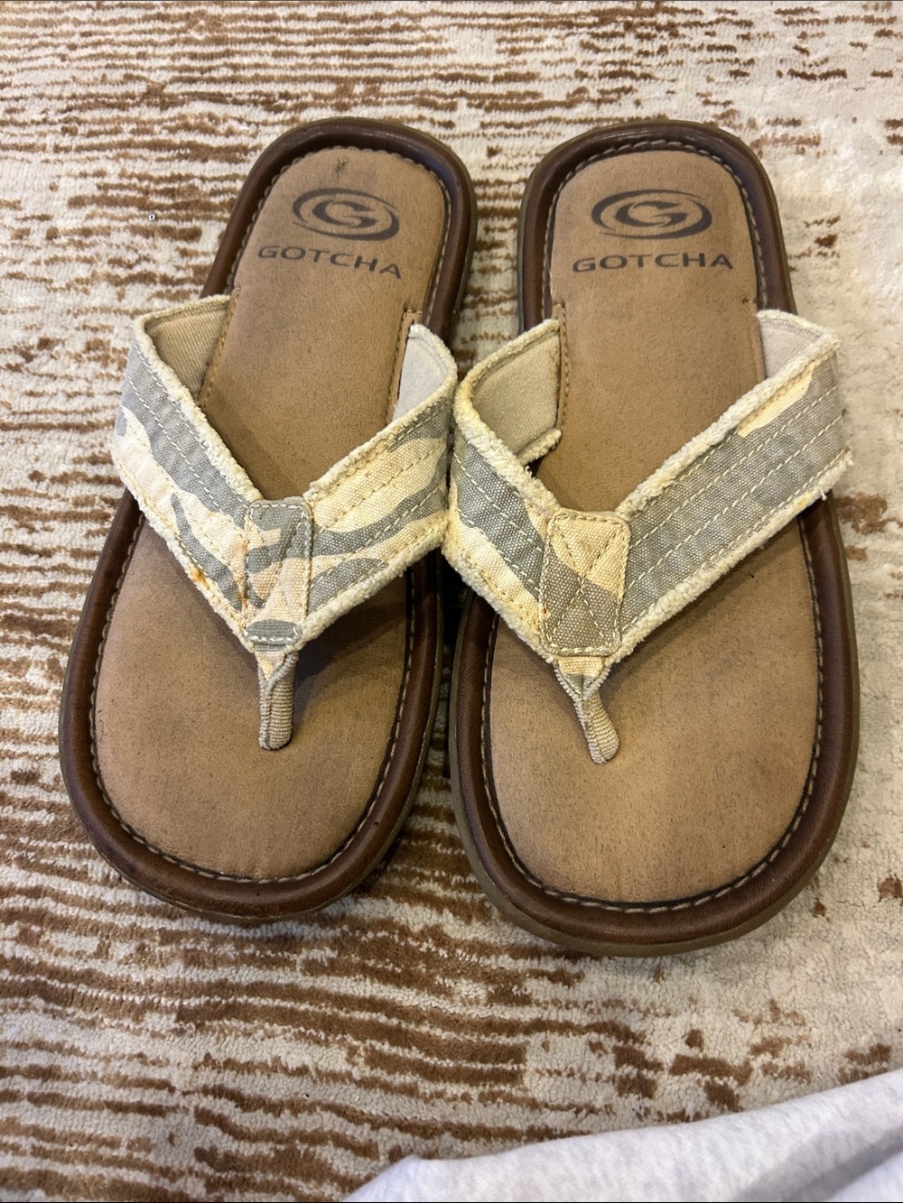 GOTCHA Men's Beige Canvas Flip Flop Sandals